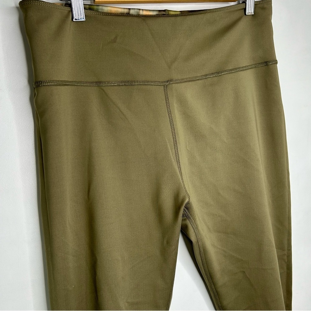 Reversible Green Patterned Leggings Small - Picture 10 of 13